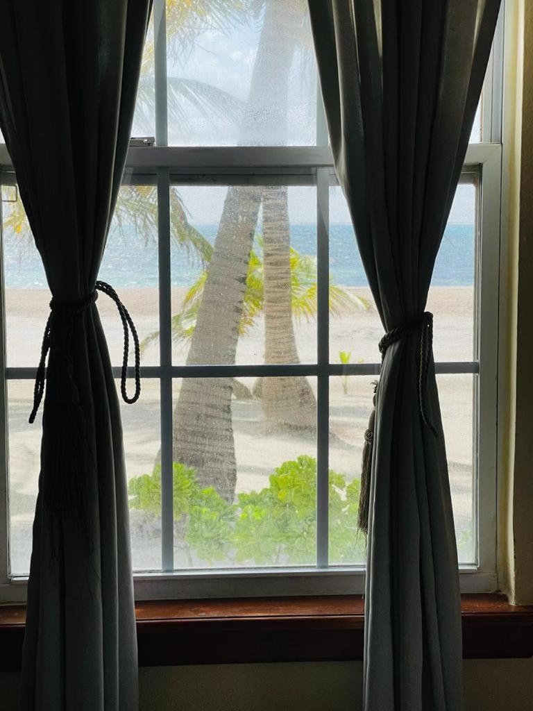 Royal Caribbean Resort 산페드로 외부 사진